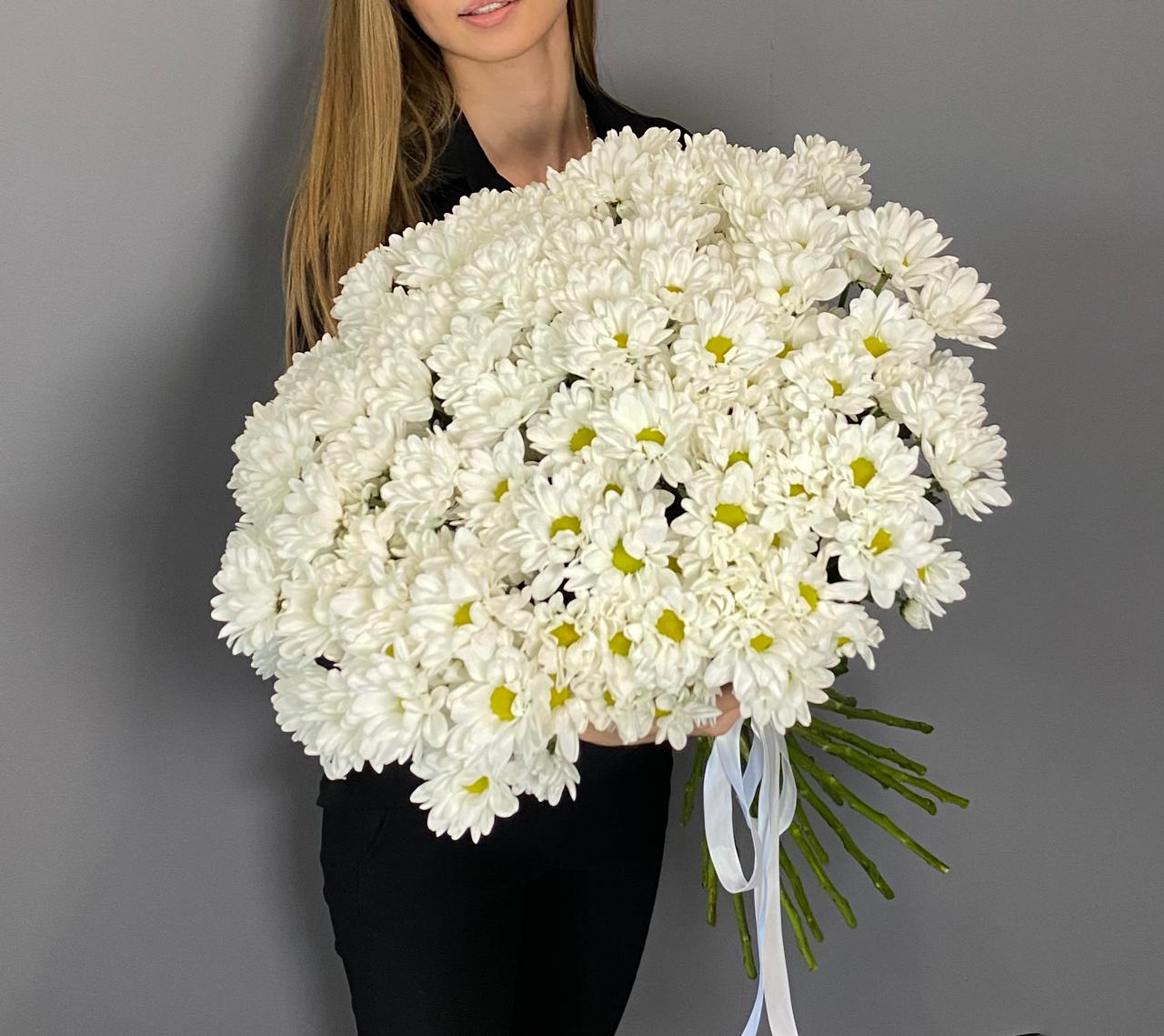 Монобукет из 25 кустовых ромашек (хризантем)